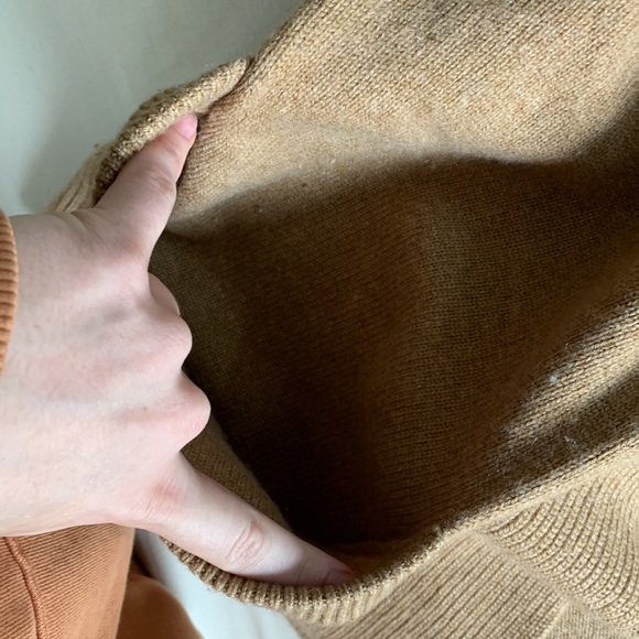 Club Monaco Cashmere Over-Sweater - Picture 8 of 10